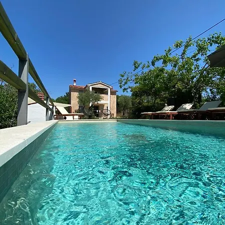 Wellness House Oliva With Heated Salt Water Pool, Sauna & Jakuzzi *