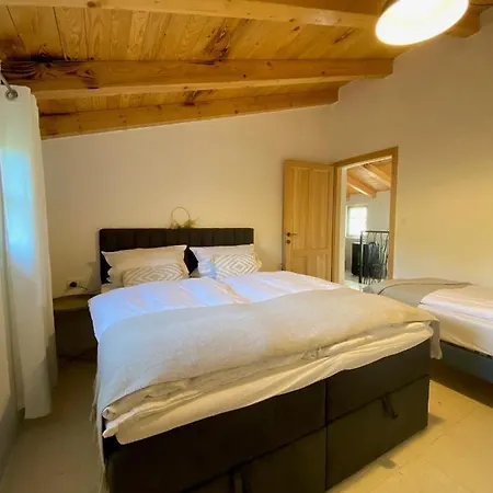 Вилла Wellness House Oliva With Heated Salt Water Pool, Sauna & Jakuzzi Лабин