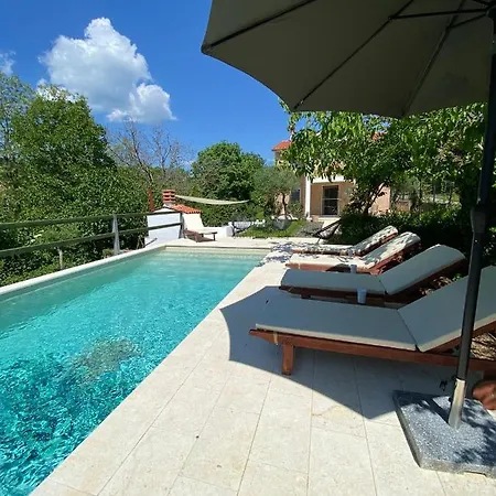 Wellness House Oliva With Heated Salt Water Pool, Sauna & Jakuzzi Вилла *