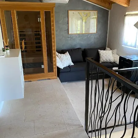 Wellness House Oliva With Heated Salt Water Pool, Sauna & Jakuzzi Вилла Лабин