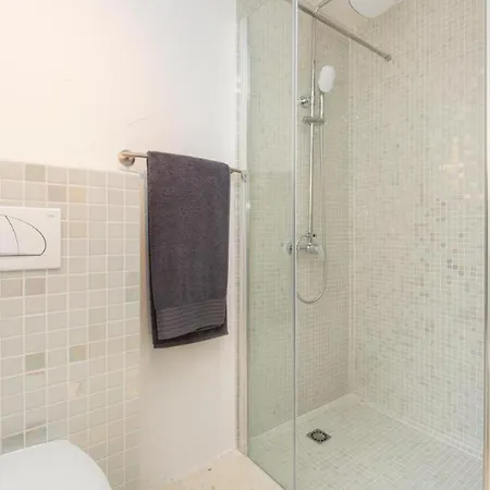 Wellness House Oliva, Heated Pool, Sauna And Jacuzzi *